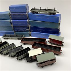 Hornby Dublo - thirteen D1/D2 wagons comprising two High capacity Wagons; two Bogie Bolster Wagons; Coal Wagon; Meat Van; two Cattle Trucks; High Sided Wagon; Goods Brake van; Horse Box; and two Open Wagons; all in medium/dark blue boxes (13)