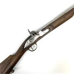Reproduction 11-bore black-powder blunderbuss, the 61.5cm barrel with black-powder marks and ramrod under, walnut full stock with steel lock and brass fittings and two sling swivels, serial no.155, L101cm overall SHOTGUN CERTIFICATE REQUIRED