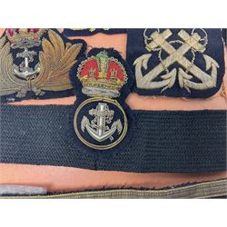 Quantity of WW1 and later Royal Navy and RAF cloth and metal badges and insignia