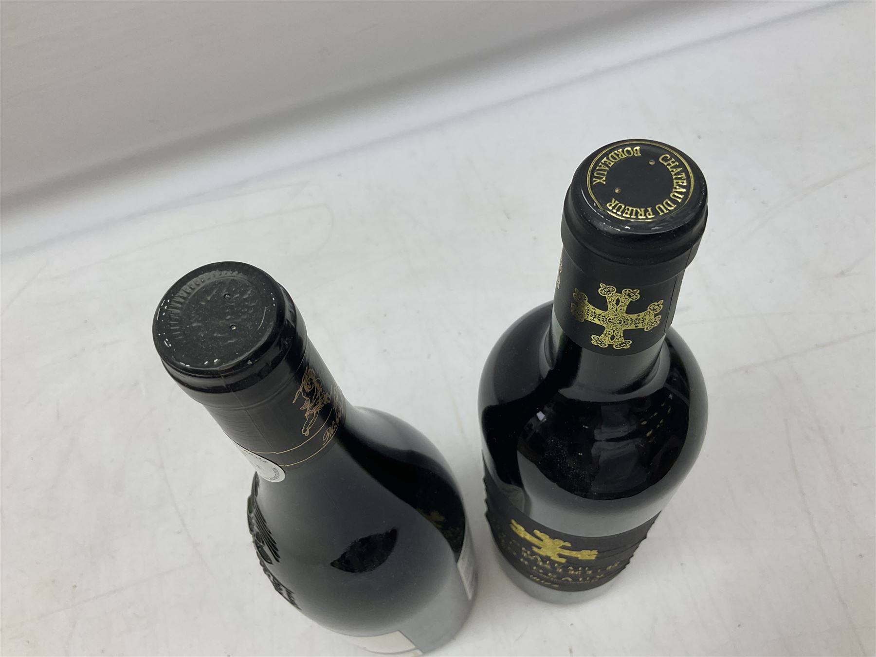 Mixed red wines including six bottles Chateau Verniotte Castillon Cotes de Bordeaux 2011, 750ml 14.5% vol, two bottles Chateau Philippe Lamour Costieres De Nimes 2016, 750ml 14% vol, Chateau du Prieur Bordeaux 2016 and five others of various contents and proofs (14)  