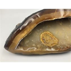 Agate geode, with quartz crystals, in earthy tones, H10cm