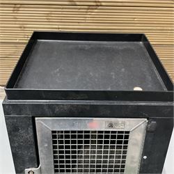 Heavy duty aluminium and plastic dog cage - THIS LOT IS TO BE COLLECTED BY APPOINTMENT FROM DUGGLEBY STORAGE, GREAT HILL, EASTFIELD, SCARBOROUGH, YO11 3TX