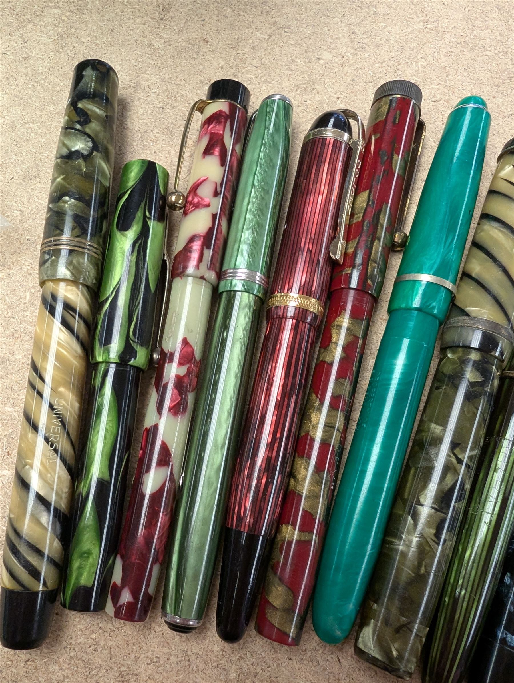 Collection of fountain pens, including Mentmore example with gold nib, Watermans, Platignum Fortis, etc