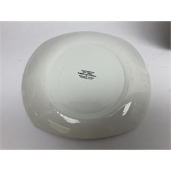 Set of Six Washington pottery fish series plates, titled Aquarius, together with two Ironstone pottery Beefeater plates, L28cm, H24cm