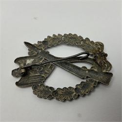 WW2 German 'silver' Infantry Assault badge marked BSW verso; another Infantry Assault badge; and a silvered General Assault badge (3)