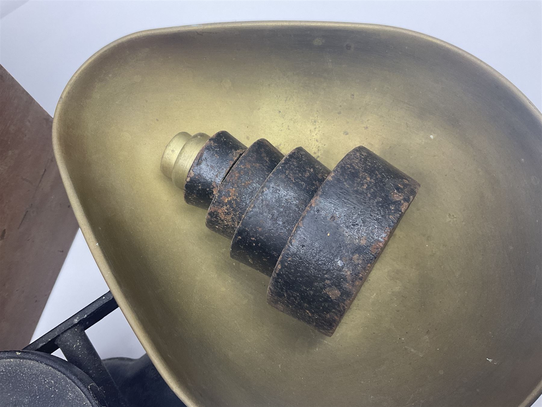 Wooden Gledhill till with paper labels to interior and a set of Salter scales with weights, till H17cm