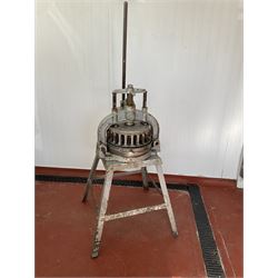 Record - All British cast iron 38 section manual dough divider, with tray - THIS LOT IS TO BE COLLECTED BY APPOINTMENT FROM DUGGLEBY STORAGE, GREAT HILL, EASTFIELD, SCARBOROUGH, YO11 3TX