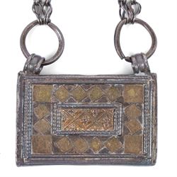 Omani silver Hirz pendant necklace