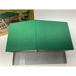 Matchbox - Series MF-1 Fire Station, in white with green roof, in original box 