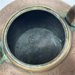 Engraved copper kettle, with Baden Powell Mafeking decoration with union jack flags, with finial modeled as Baden Powell, H31cm