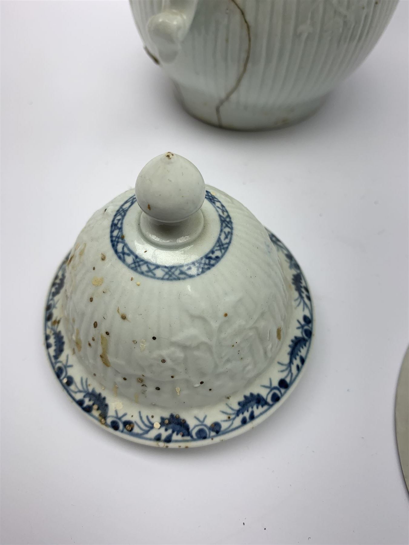 18th century Phillip Christian Liverpool reeded and floral moulded tea wares, comprising coffee pot, tea bowl and saucer, and coffee cup and saucer, each detailed with foliate and trellis borders, teapot H25cm, tea bowl D7.5cm, saucer D13cm 