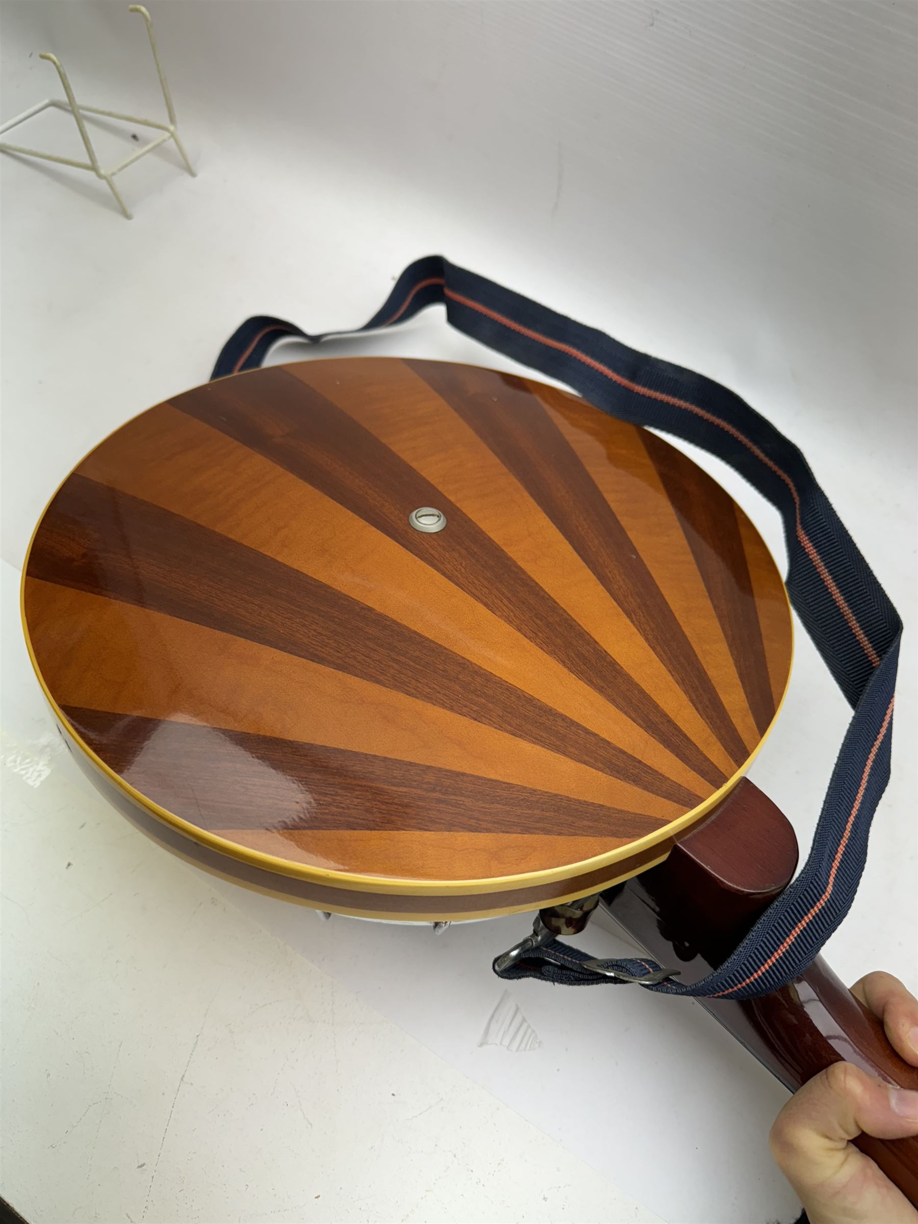 Eko four string guitar banjo, L97cm