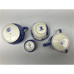 Copeland Spode Italian pattern tyg, inscribed with Auld Lang Syne to interior rim, with printed blue mark beneath (a/f), together with Spode Italian Pattern jug with blue mark, Spode’s Byron bowl with blue mark and Spode Italian pattern candle with black mark (4)