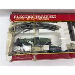 Hornby '00' gauge - LNER Heavy Goods Electric train Set with Class B12 4-6-0 locomotive No.8509, tender, seven wagons and accessories; boxed; Class 52 'Western' Diesel Hydraulic C-C locomotive 'Western Courier' No.D1062; Class 3F 'Jinty' 0-6-0 tank locomotive No.47606; and six goods wagons; two power controllers and oddments of track; all unboxed; together with Hornby Dublo TPO Mail Van Set with separate Line Side Apparatus and Junction Signals; all boxed