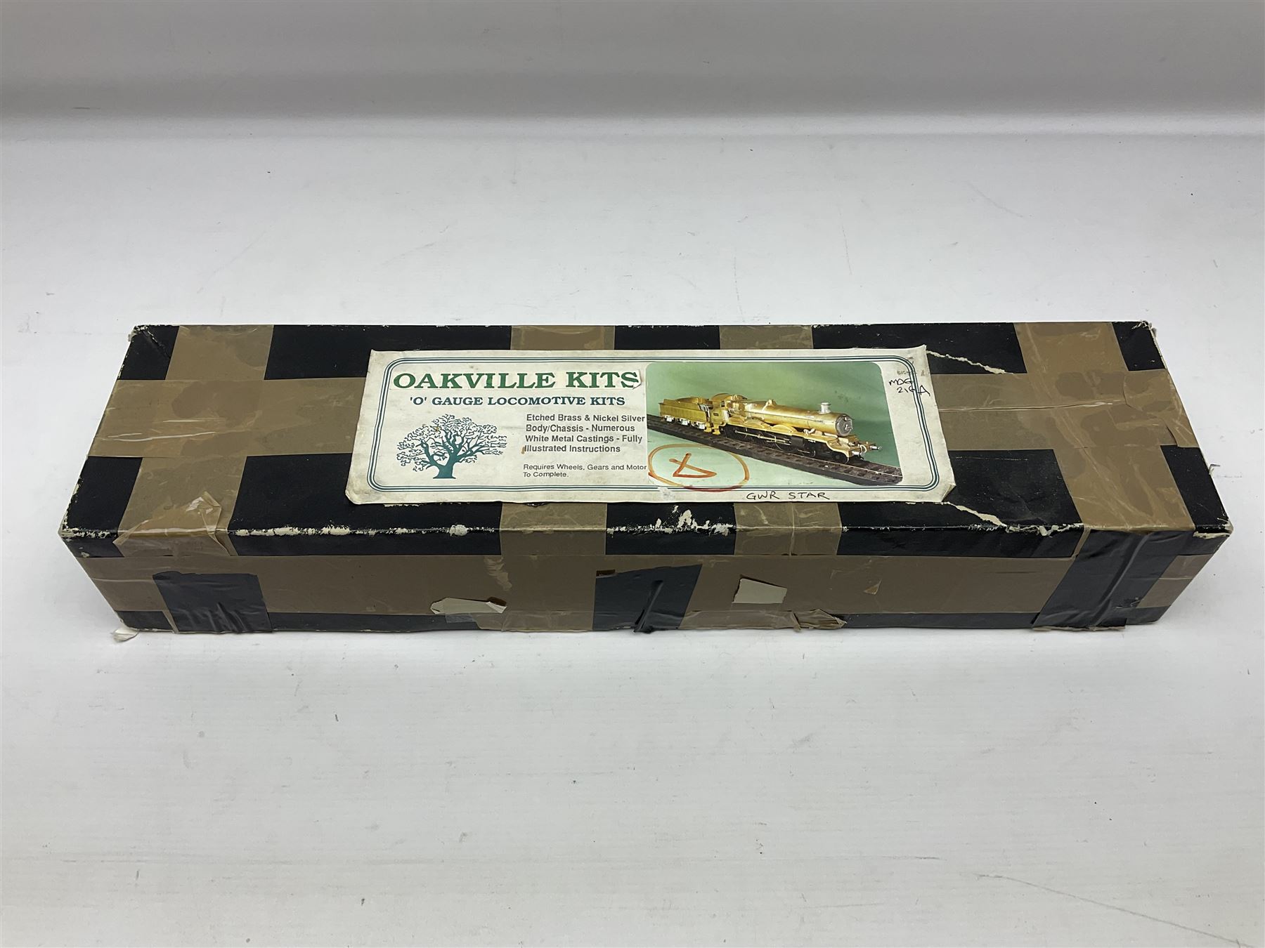 Oakville Kits '0' gauge - constructed and painted Great Western Star Class 4-6-0 locomotive 'Knight of the Golden Fleece' No.4016 and tender; in original kit box with paperwork