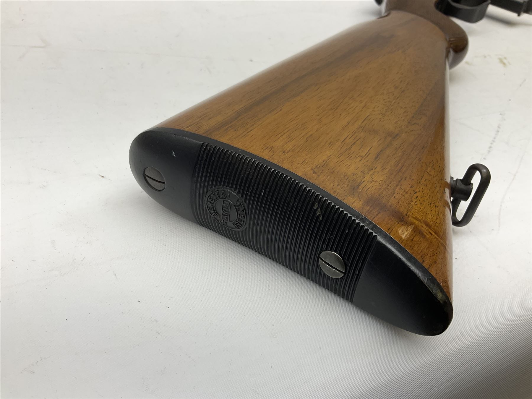 Italian Beretta .22 LR bolt-action or semi-automatic sporting rifle with 52cm barrel, 10-shot magazine and side safety No.10150 L98.5cm overall SECTION 1 FIRE-ARMS CERTIFICATE REQUIRED