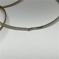 9ct rose, white and yellow gold bangle