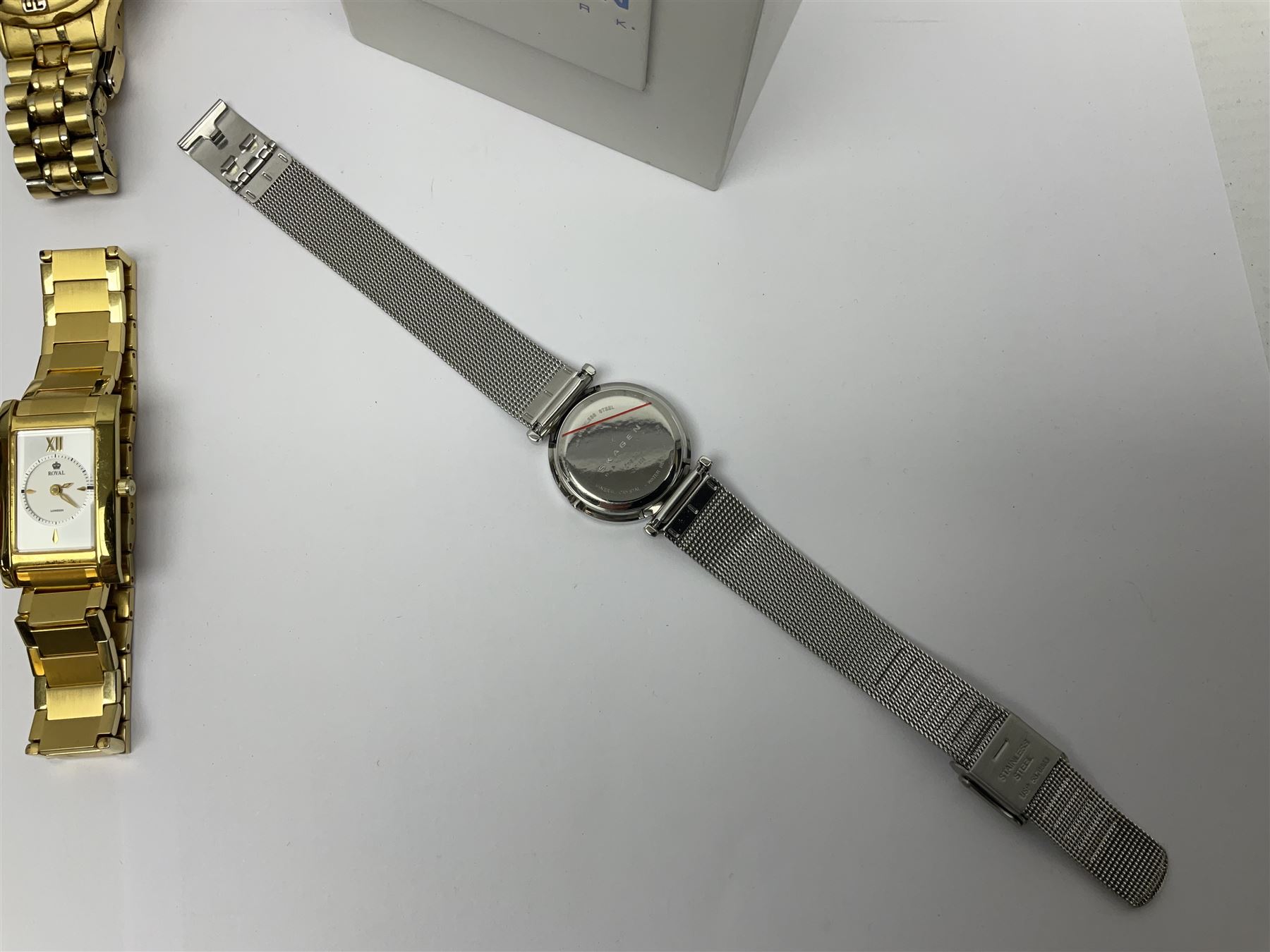 Two ladies Skagen wristwatches, to include 107SGSC and 107SGGD, both on stainless steel mesh straps, boxed, together with four other ladies wristwatches (6)