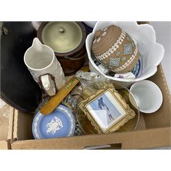 Doulton Lambeth Silicon tobacco jar with lid,  large quantity of collectors plates, planters, drinking glasses and other ceramics and glassware, etc, in six boxes