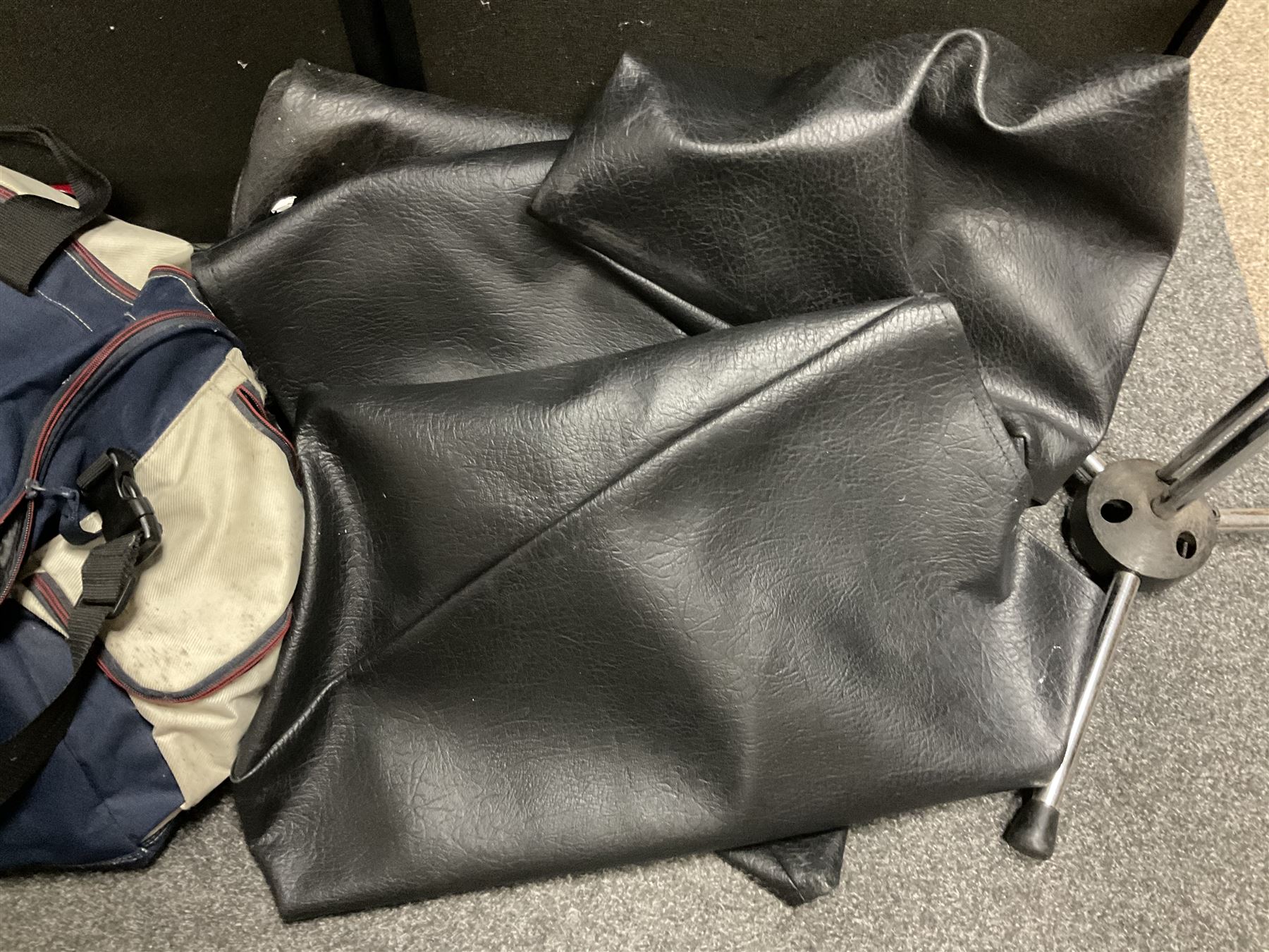 Peavey XR-696F 1200W Amplifier, serial no.K0241228, L47cm; with two Peavey UL bass bins L56cm and two Peavey top speakers L45cm with connecting rods; all with covers; and quantity of heavy duty cables, two microphone cables and microphone stand