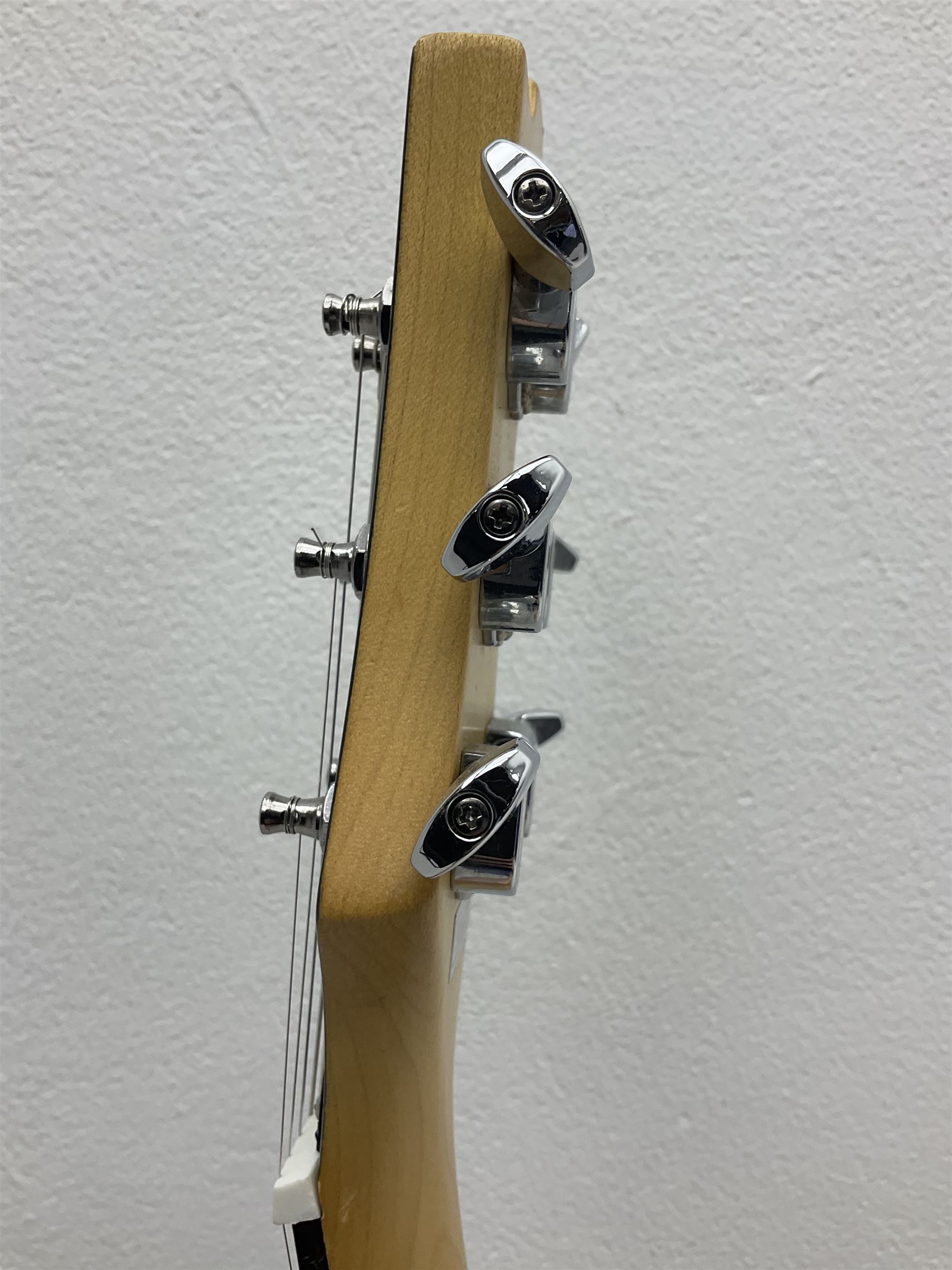 SG Junior Music Drive C19905 electric guitar serial no.911120 L99cm