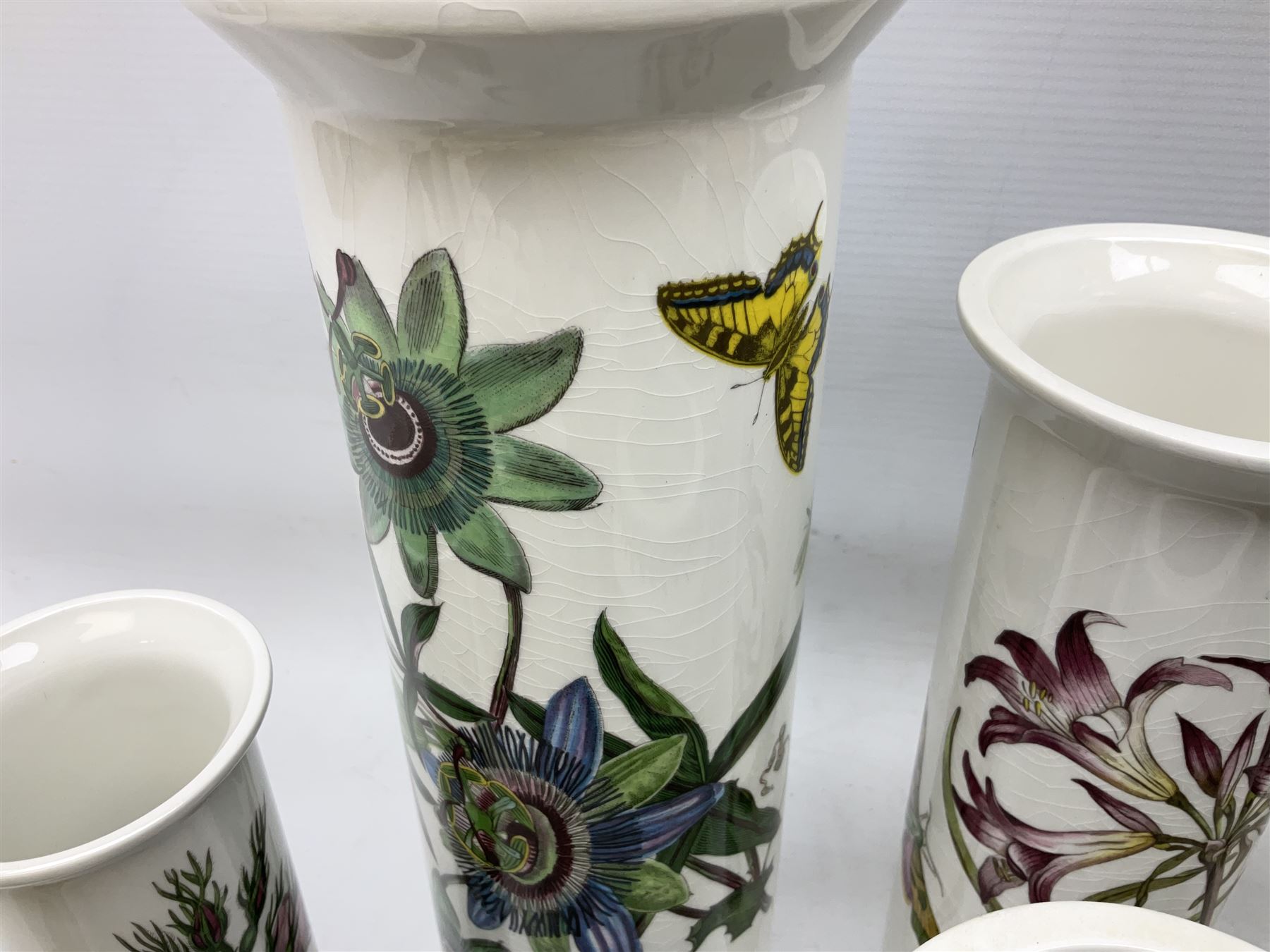 Quantity of Portmeirion The Botanic Garden pattern storage jars of various sizes, planters, vases etc (approx 47)  