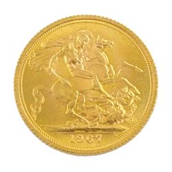 Queen Elizabeth II 1967 gold full sovereign coin