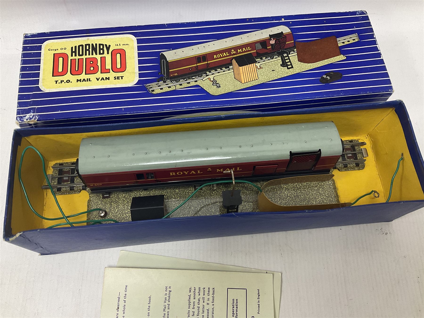Hornby Dublo - 4620 Breakdown Crane; TPO Mail Van Set; D1 Level Crossing; Pullman cars and goods vans; with a large quantity of track to include straight and curved track, switch points and buffer stops; boxed and loose
