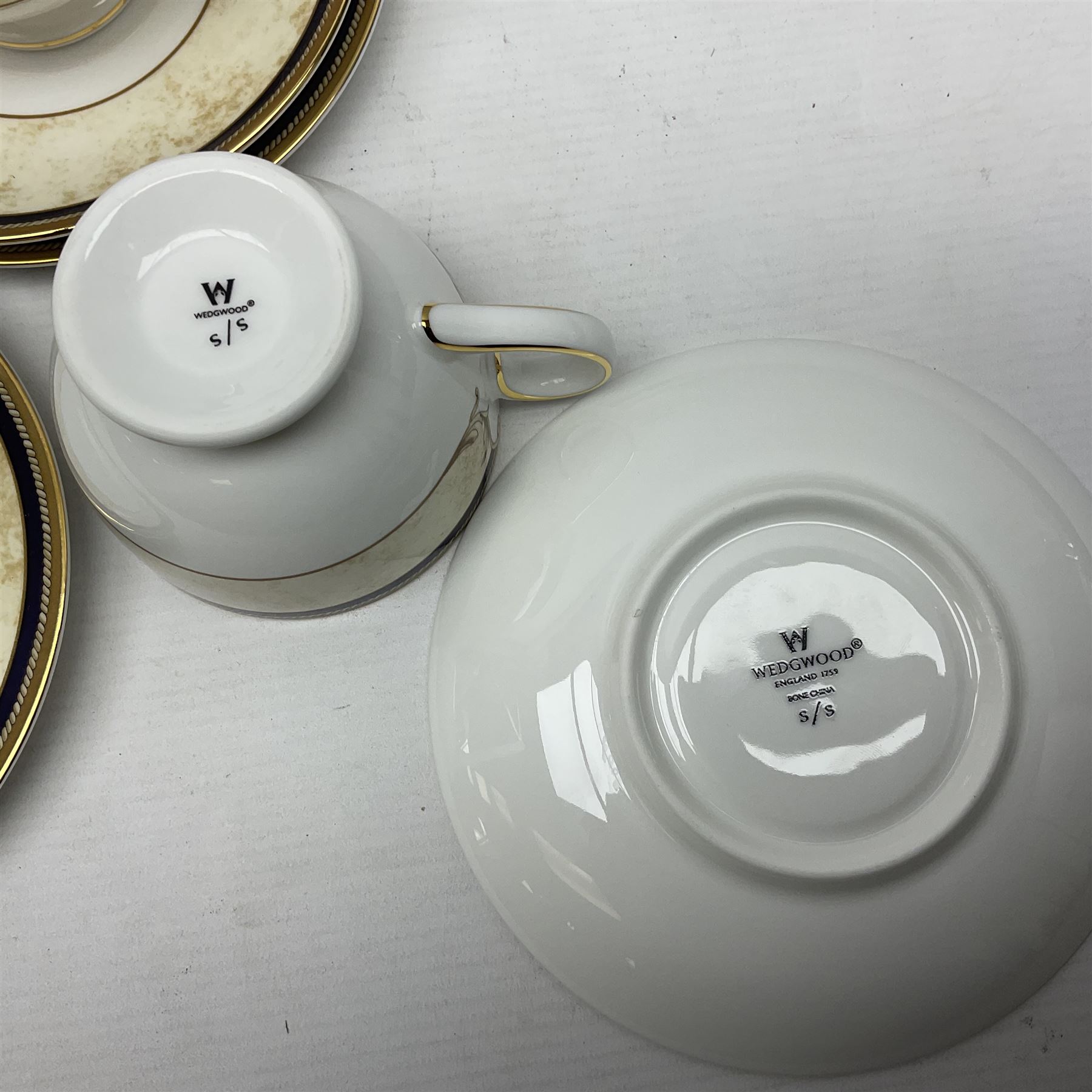 Wedgwood Cornucopia pattern tea service for six, comprising dessert plates, teacups and saucers (18)