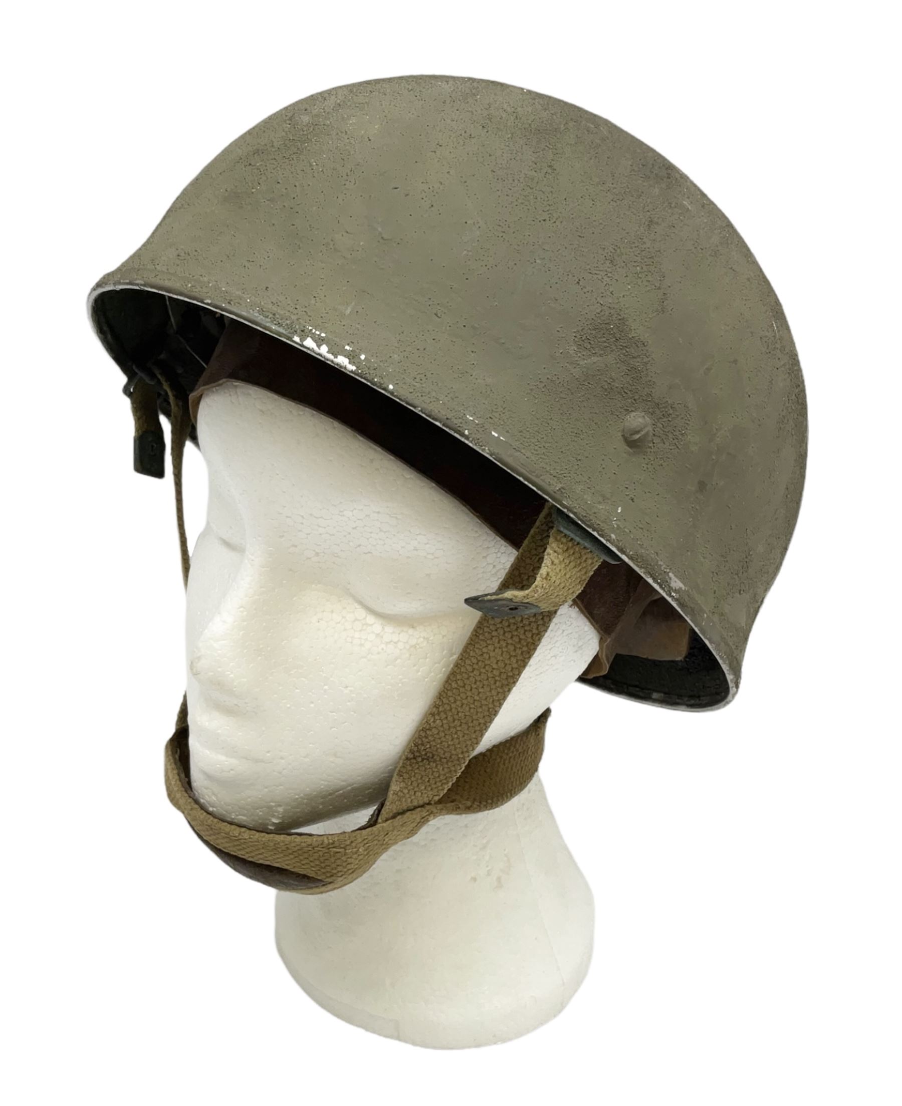 Post-WW2 British Airborne Troops,/Paratroopers Steel Helmet with green textured paint finish, leather and sponge liner and three point chinstrap mounting; liner marked BMB II 1953 71/4