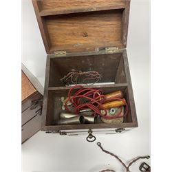 Heeling Error Instrument Patt.5 No.1613E (box numbered 1810E) with integrated spirit level D11cm; two walnut cased electric shock machines; and a similar board mounted electric shock machine (4)