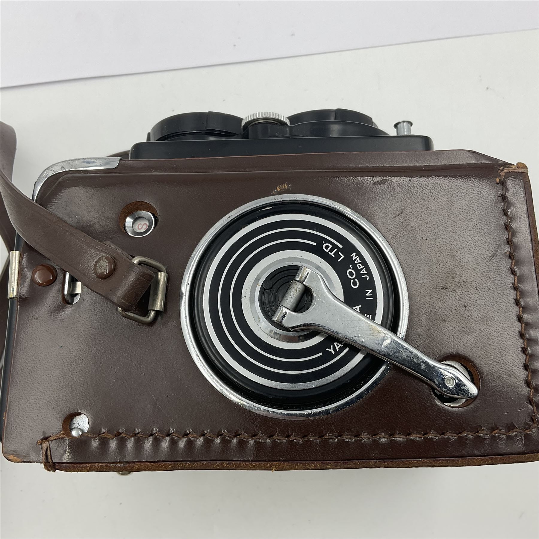 Yashica-Mat Copal MXV camera body, serial no 408717, with Yashinon 1;3.2 f=80mm' and Yashinon 1;3.5 f=80mm' lens serial no 460802, together with Yashica 635 Copal-MXV camera body serial 4080675 with Yashinon 1;3.5 f=80mm' lens serial no 229427 and 'Yashikor 1;3.5 f=80mm' lens serial no 228386