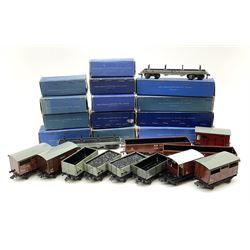 Hornby Dublo - thirteen D1/D2 wagons comprising two High capacity Wagons; two Bogie Bolster Wagons; Coal Wagon; Meat Van; two Cattle Trucks; High Sided Wagon; Goods Brake van; Horse Box; and two Open Wagons; all in medium/dark blue boxes (13)