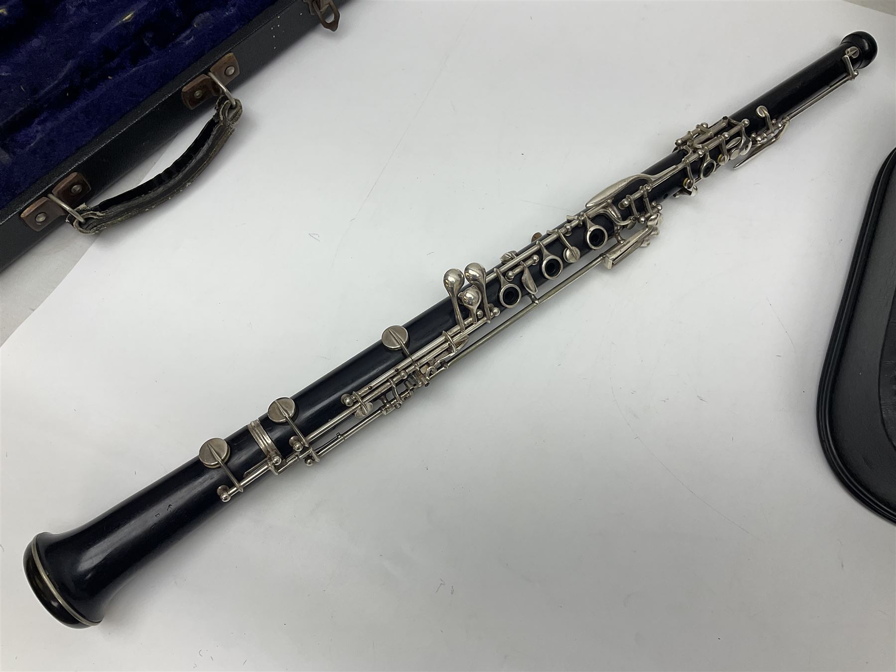 F. Buisson Dallas London oboe, serial no.5434; Boosey & Hawkes Lafleur clarinet, serial no.807004; and incomplete Boosey & Hawkes Regent clarinet, serial no.372169; each in fitted carrying case (3)