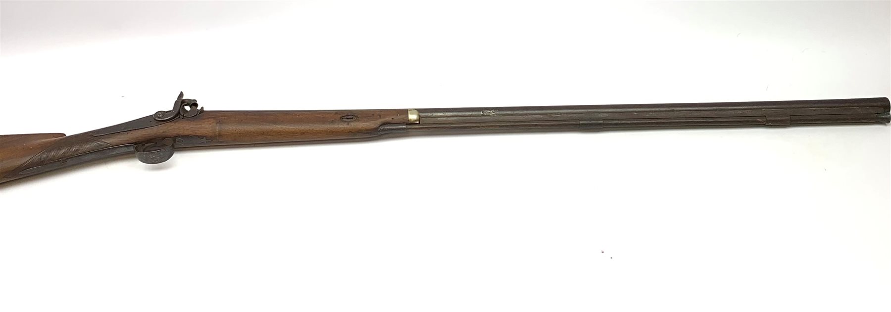 19th century percussion fowling gun, the walnut stock with chequered fore-end, chased trigger guard and action marked Heard Devonport, 94cm barrel inscribed William Smith Murcott with under barrel ram rod 137cm overall