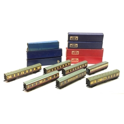 Hornby Dublo - seven passenger coaches comprising 4050 Corridor 1st/2nd, 4051 Corridor Brake/2nd (lacking pair of wheels), two D20 Composite Restaurant cars and two D12 Corridor 1st/3rd, all boxed; and D11 Composite Gresley No.E42759E in associated box