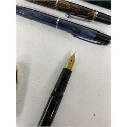 Large quantity of pens and propelling pencils, to include Rotring ballpoint pen, Osmiroid fountain pen, Parker fountain pen, Platignum ballpoint, etc, together with quantity of cases and boxes