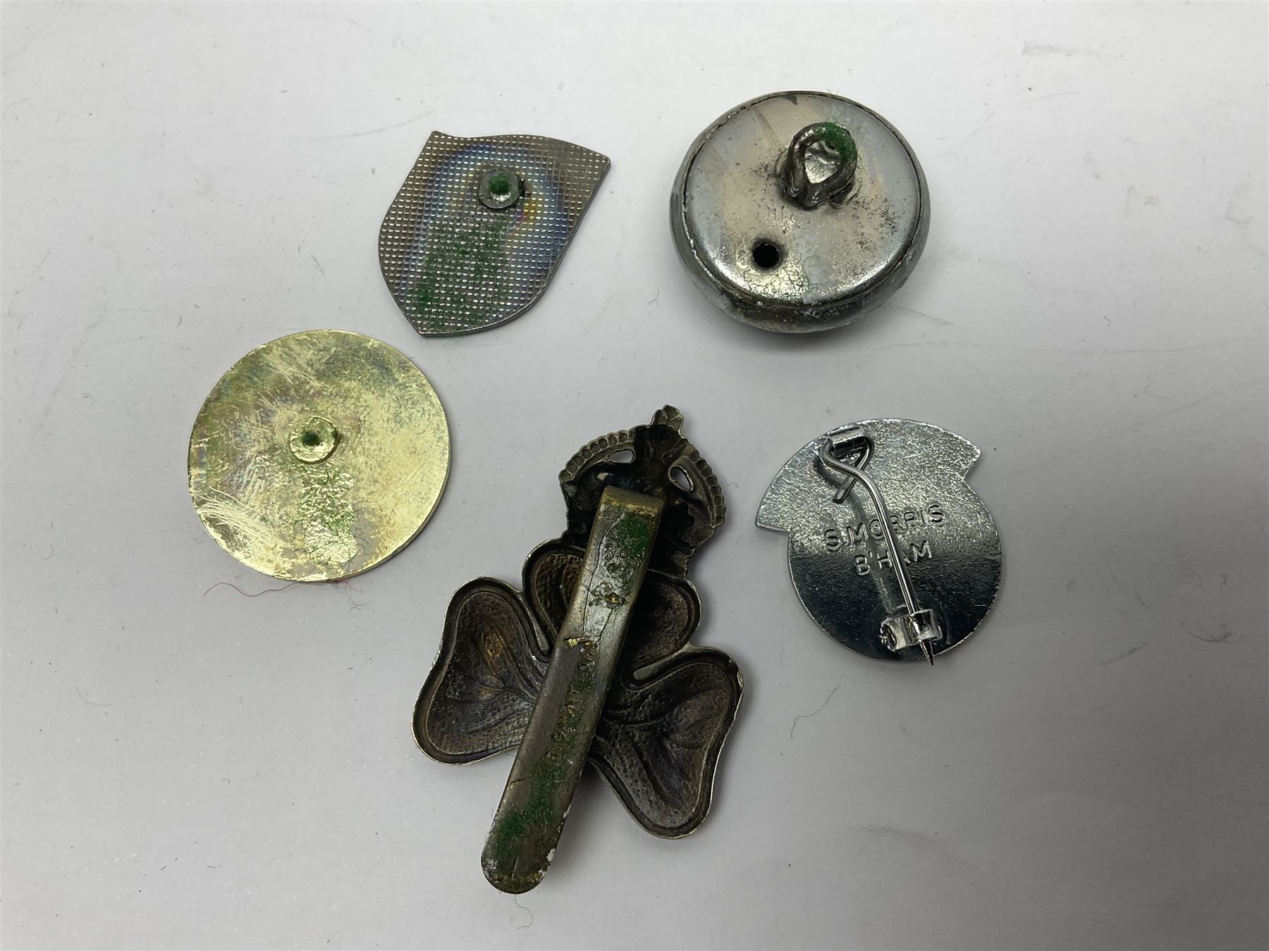 Small collection of Irish related medals, cap badges, buttons, political pin badges etc