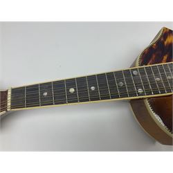 F-hole eight-string mandolin with one-piece maple back and ribs and spruce top L70cm