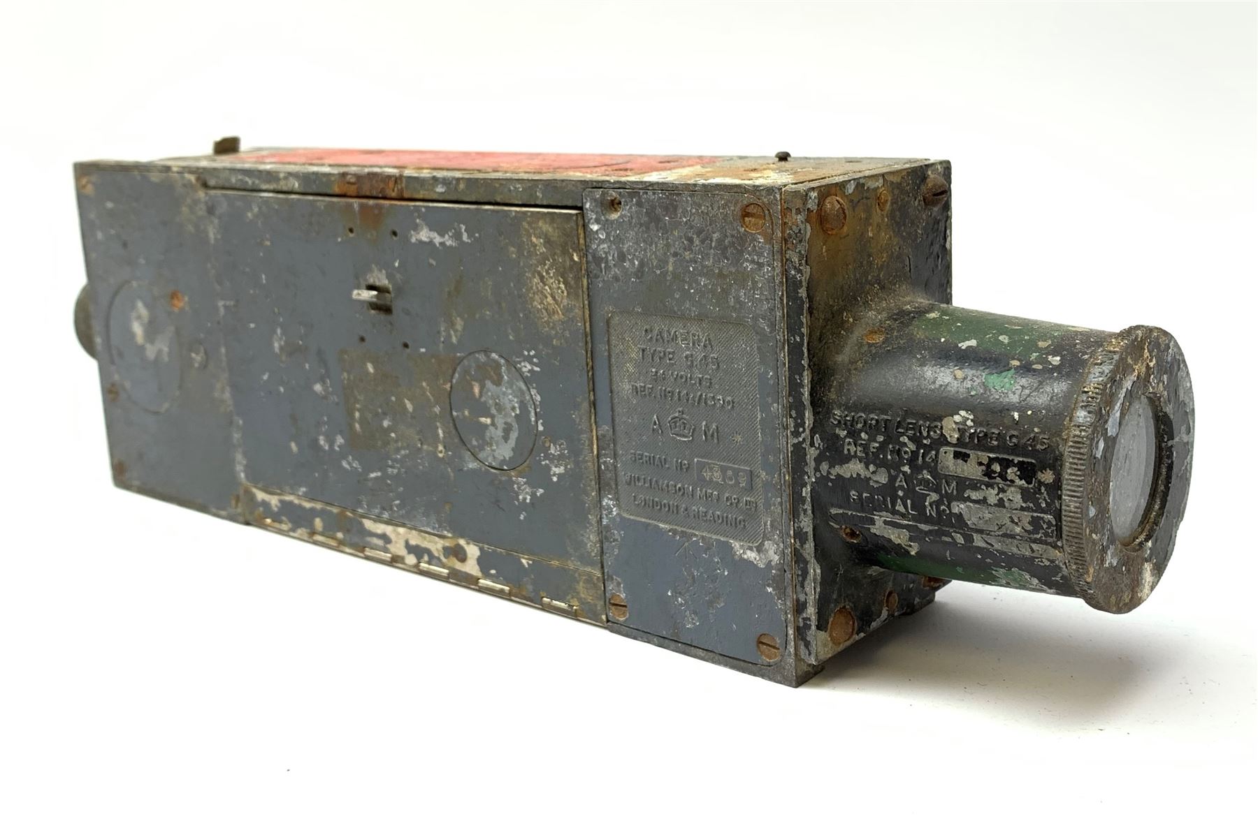 WW2 Air Ministry Williamson G45 short lens gun camera, as used by Spitfires, Hurricanes and Typhoons, ref.no. 14A/1390, serial no. 4369, containing magazine ref.no. 14A/1393, L31cm