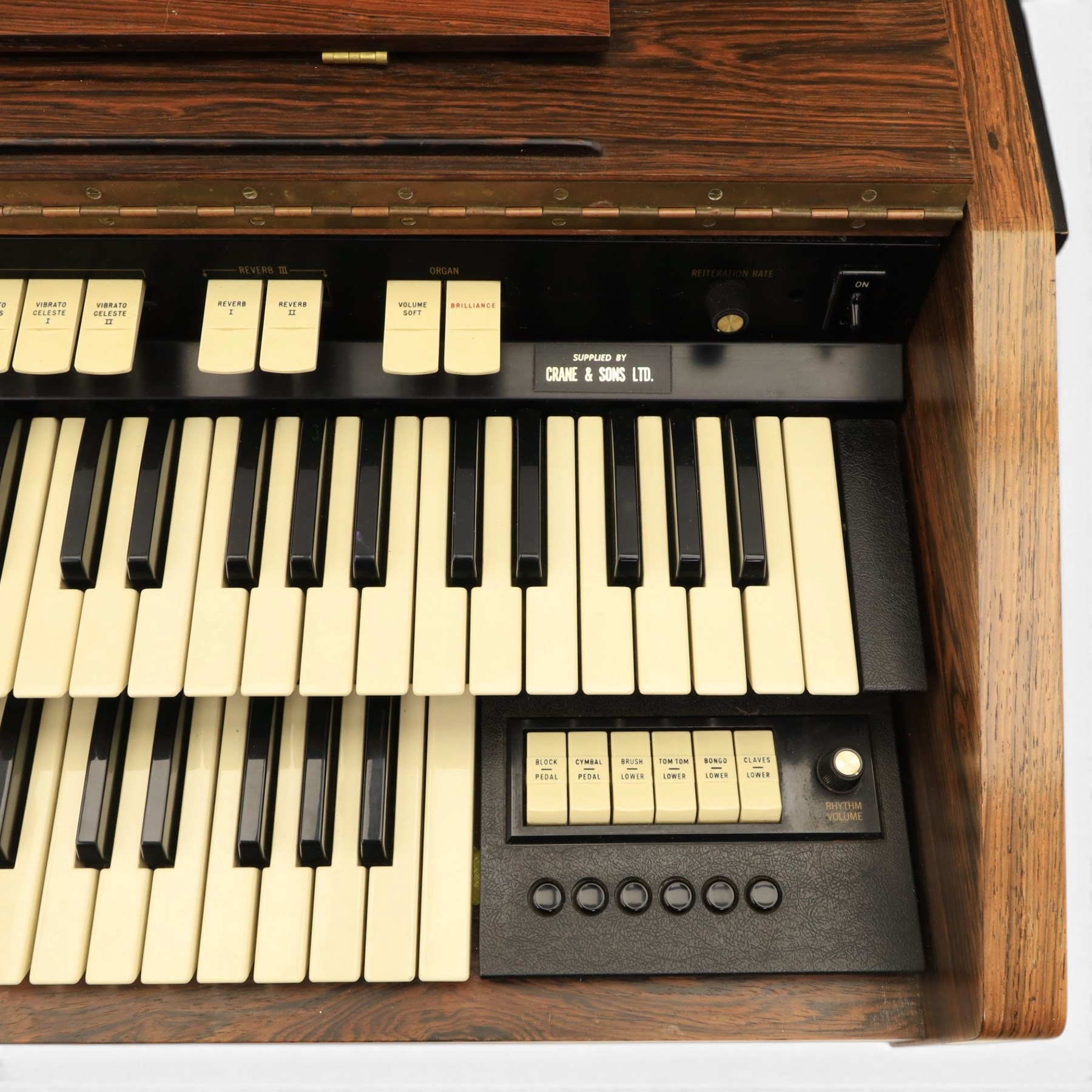Hammond TTR 100 electric organ, with a palisander effect veneer, H94cm, W110cm