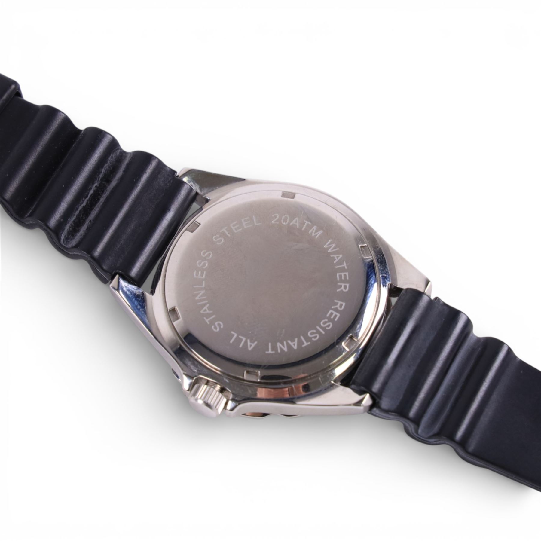 Dive Dynamics gentleman's stainless steel quartz wristwatch, on rubber strap and a Diver quartz wristwatch