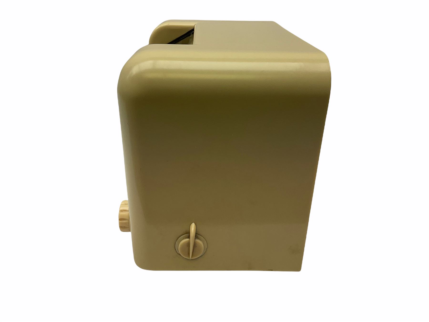 Bush Bakelite radio in cream H23cm, L39cm.  