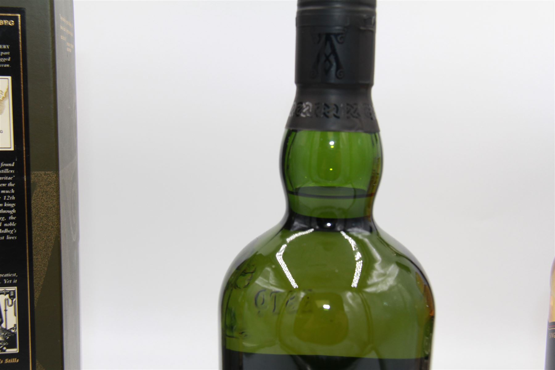 Ardbeg, 10 year old single malt Scotch whisky, 70cl 46% vol in presentation box, Glenfiddich, special old reserve pure malt Scotch whisky, 1 litre 40% G.L and Glen Moray, single malt whisky, 1l 40% vol (3)