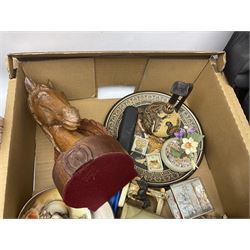 Quantity of ceramics, metal ware and glass ware to include Mdina vase, replica Classical Period Greece ewer, carved oak horse head bookend, Blue Mountain Pottery BMP vase, drinking glasses, case, clock etc in five boxes
