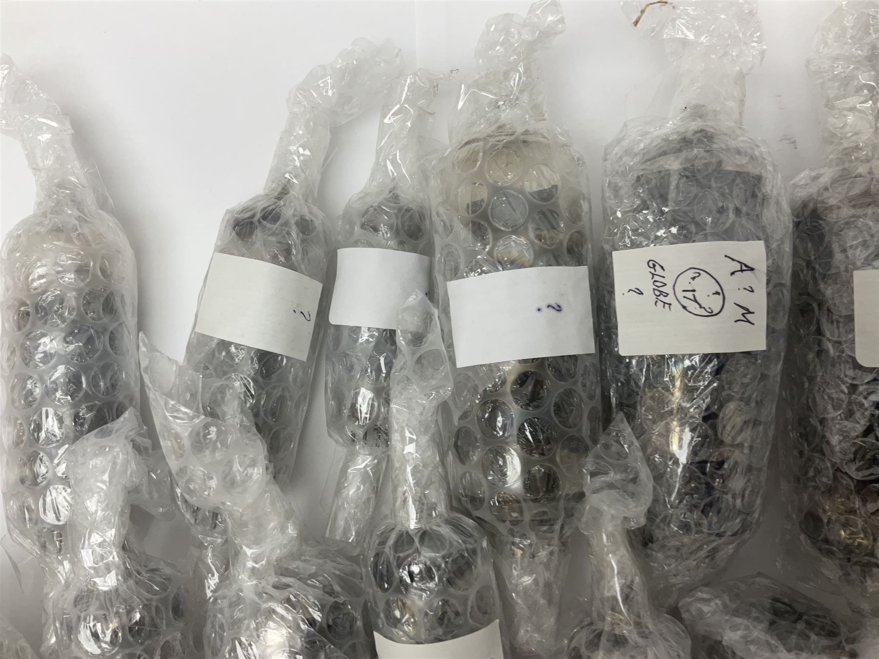 Collection of thermionic radio valves/vacuum tubes, approximately 82 