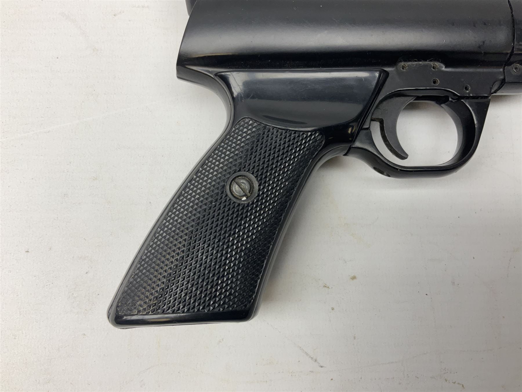 Webley Tempest .22 air pistol with top lever action L26cm; in original box with tin of pellets