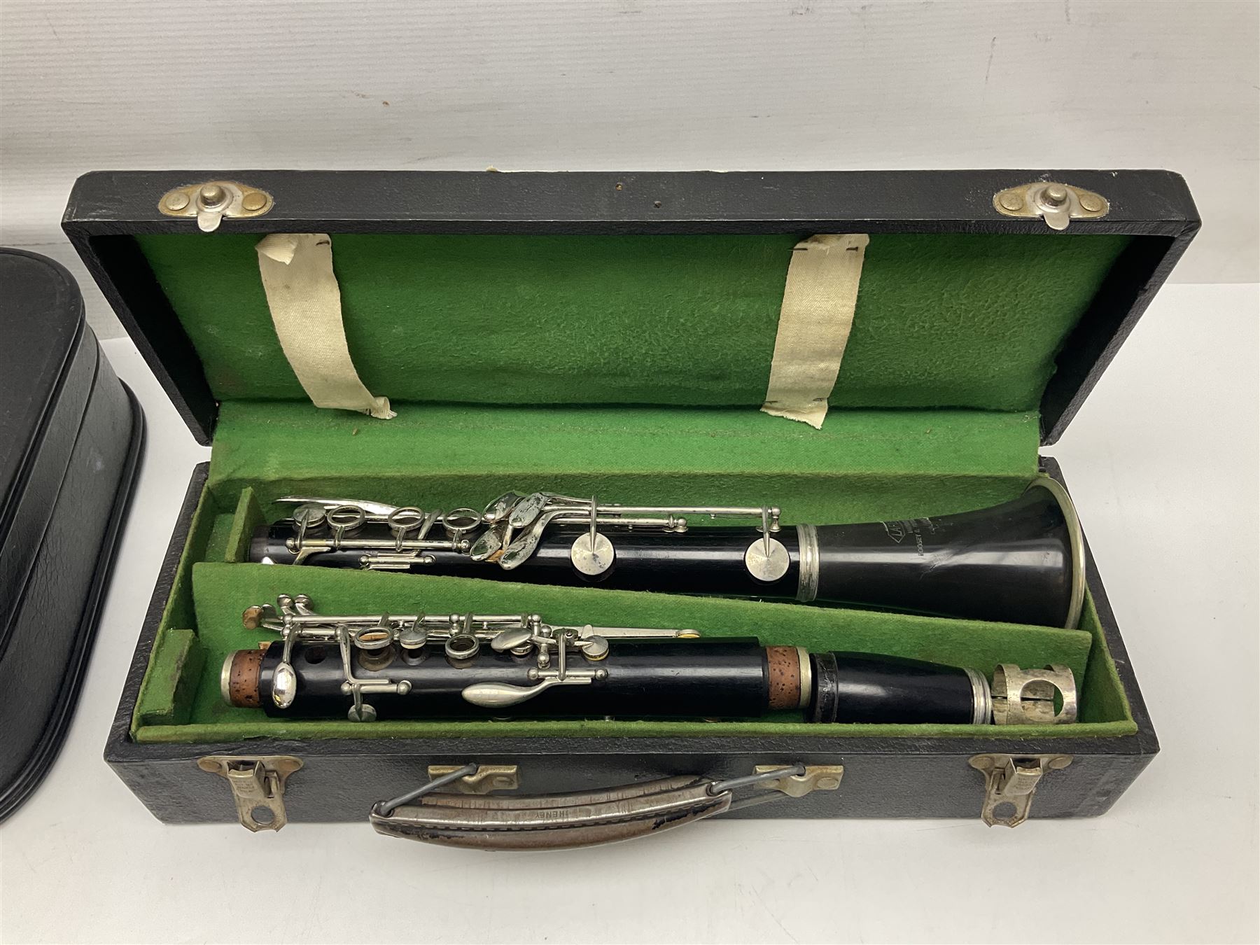 F. Buisson Dallas London oboe, serial no.5434; Boosey & Hawkes Lafleur clarinet, serial no.807004; and incomplete Boosey & Hawkes Regent clarinet, serial no.372169; each in fitted carrying case (3)