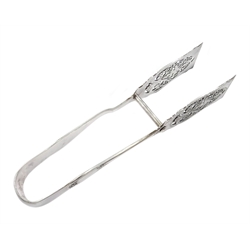 Pair of Edwardian silver asparagus tongs by James Dixon & Sons Ltd, Sheffield 1905, approx 5oz