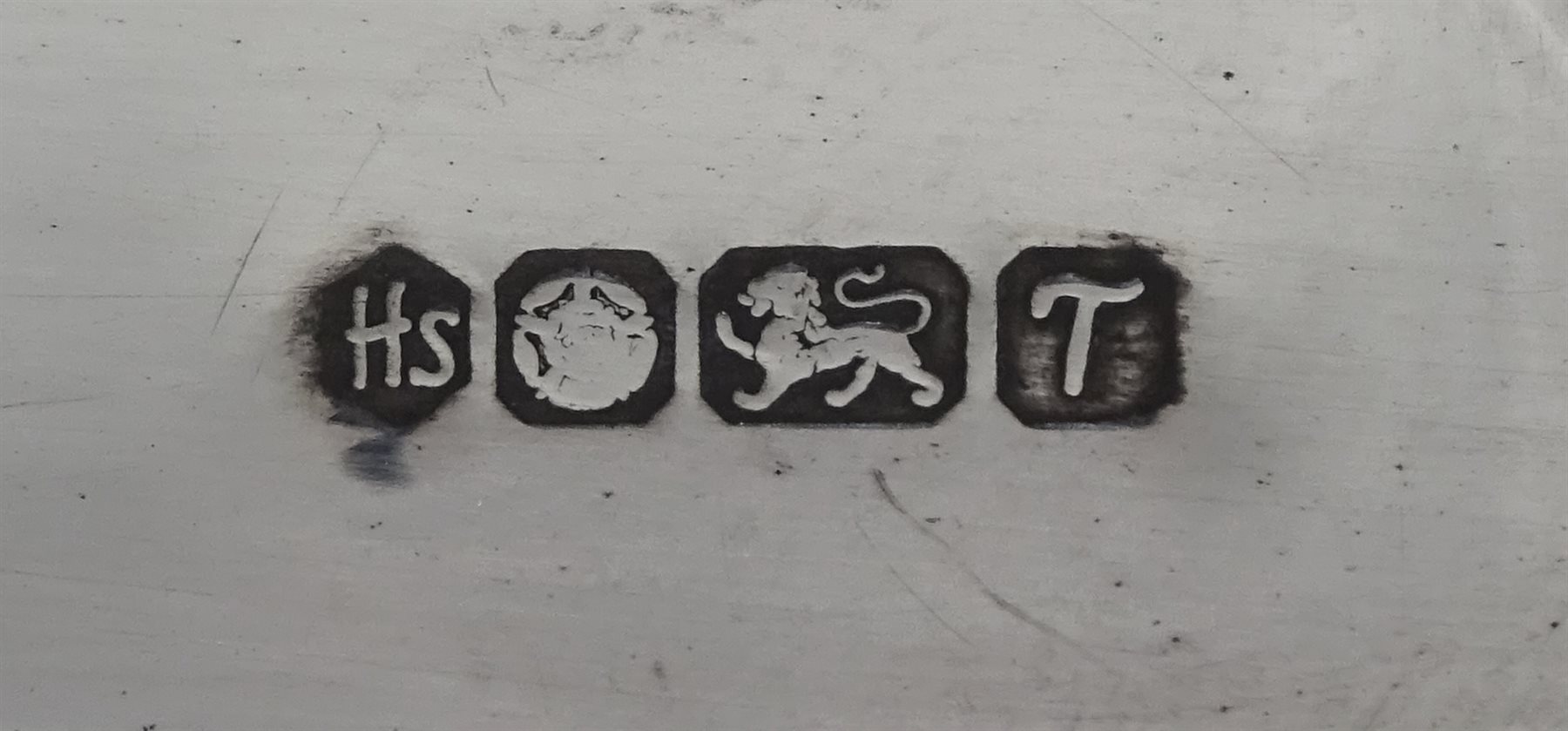 Harrods Ltd silver mounted green velvet lined photograph frame, Sheffield 1993, overall 21cm x 16cm